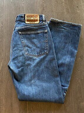 DIESEL INDUSTRY DENIM DIVISION BUTTON FLY STRAIGHTLEG JEANS 33/30